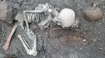 Pompei, trovati due nuovi scheletri nella Casa dei Casti amanti