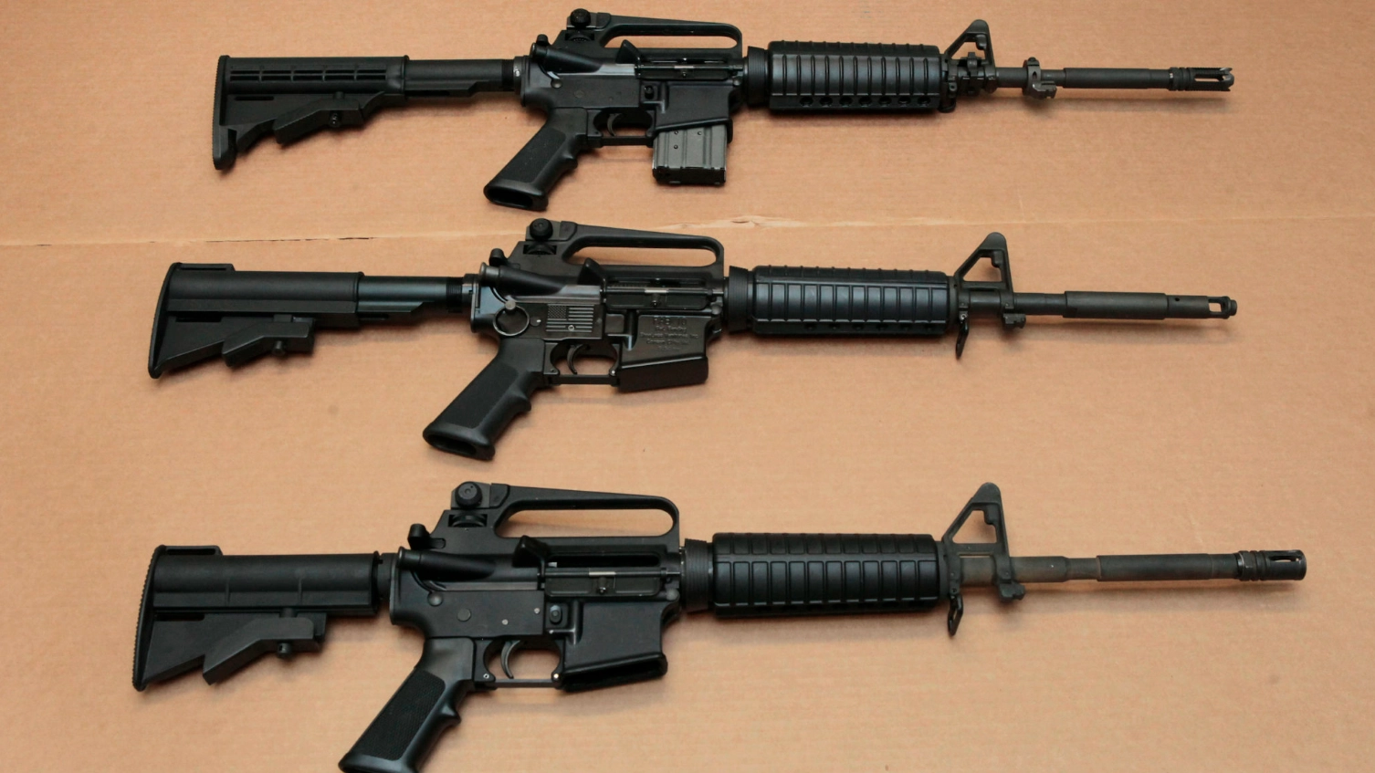 L'AR-15 è diventato il fucile più diffuso e utilizzato negli Stati Uniti. La NRA (National Rifle Association) stima che ci siano circa otto milioni di AR-15 e sue varianti in circolazione nel paese