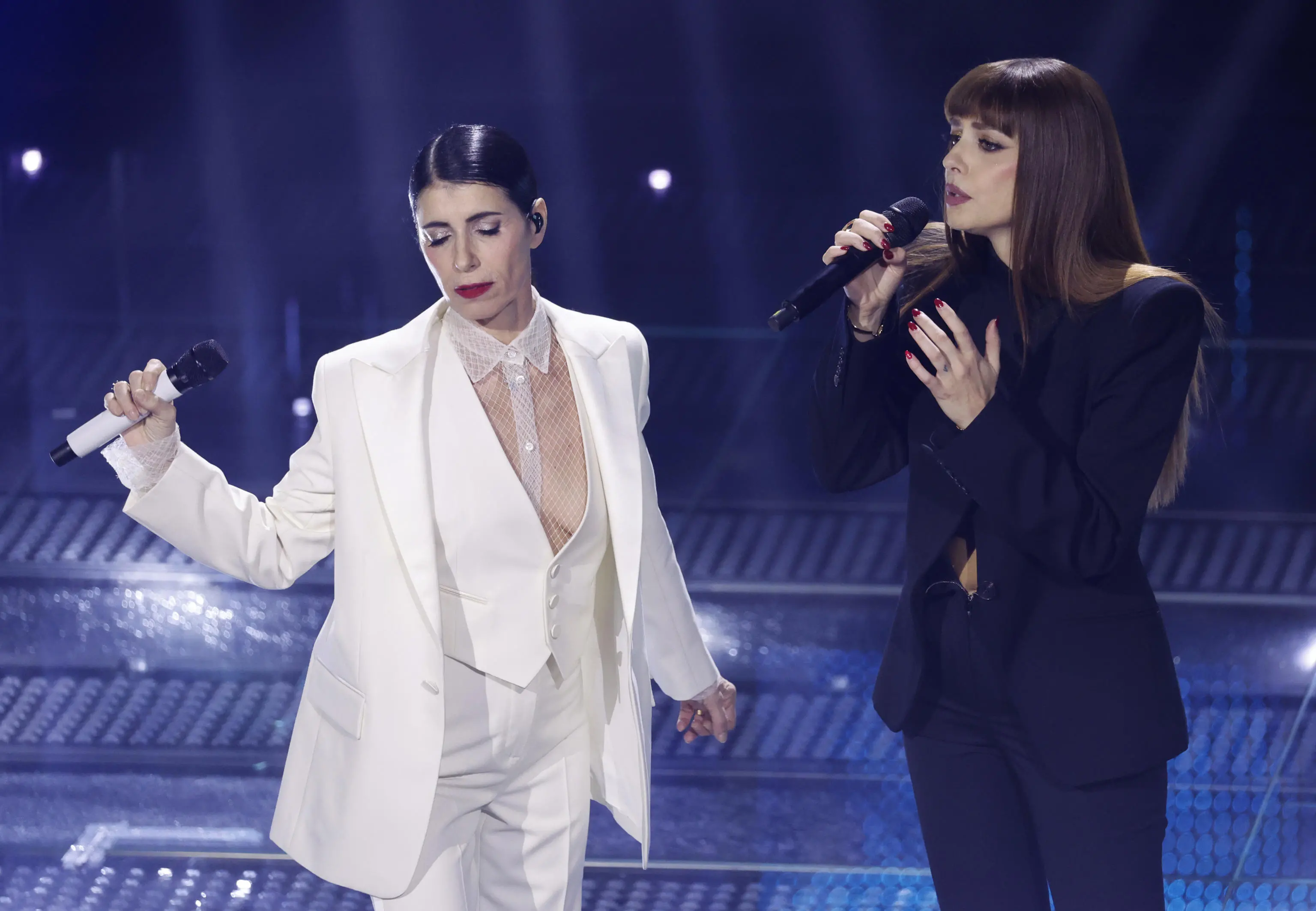 Sanremo 2025, Giorgia e Annalisa vincono la serata delle cover. Fedez fa 'mea culpa’. Elodie e Achille Lauro incantano