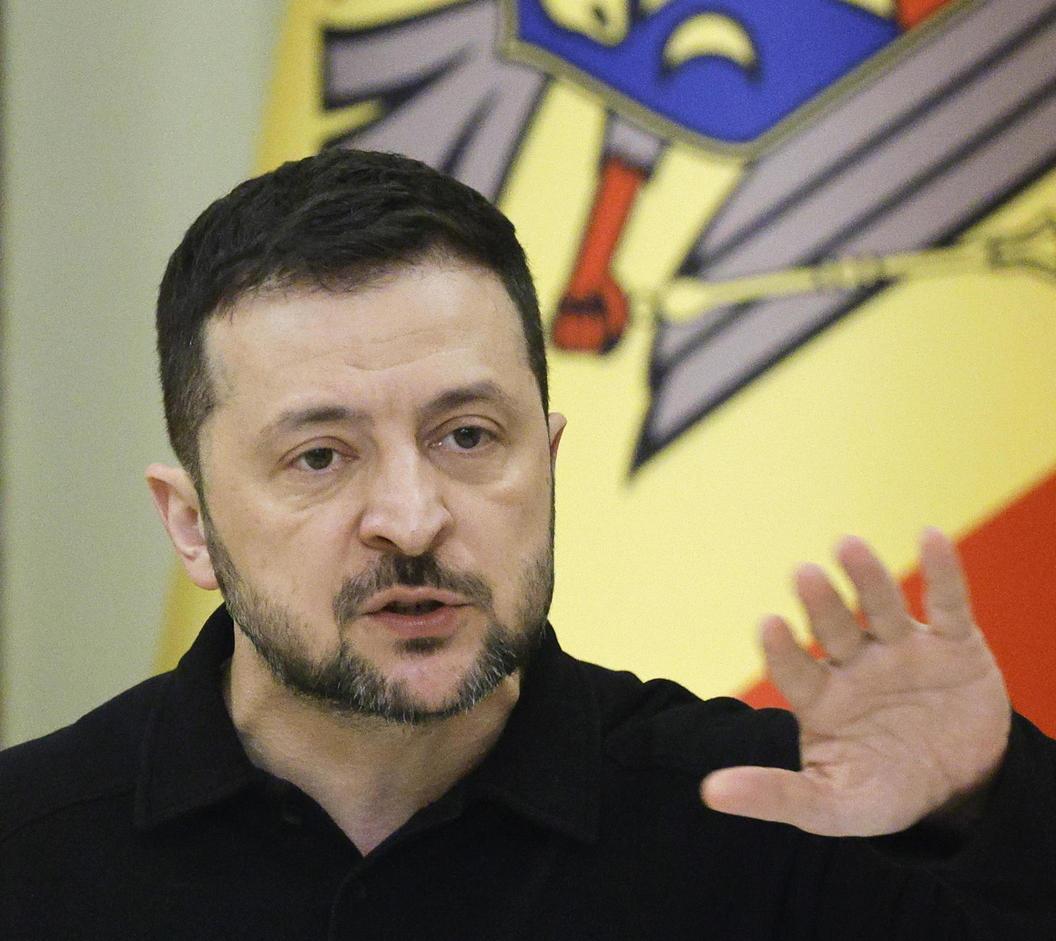 Il tycoon parla con i russi. Zelensky non ci sta: "Pericoloso escluderci dai negoziati di pace"