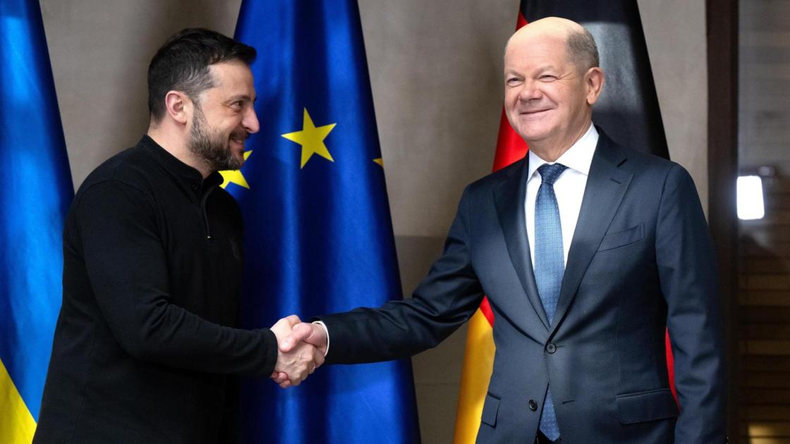 Scholz e Zelensky discutono di una pace giusta per l