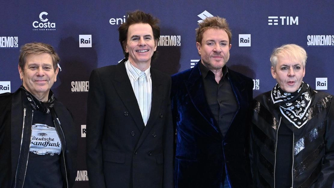 Simon Le Bon con Nick Rhodes, John e Roger Taylor: "Anche Andy vorrebbe essere qui, ma sta lottando come un leone per vivere"