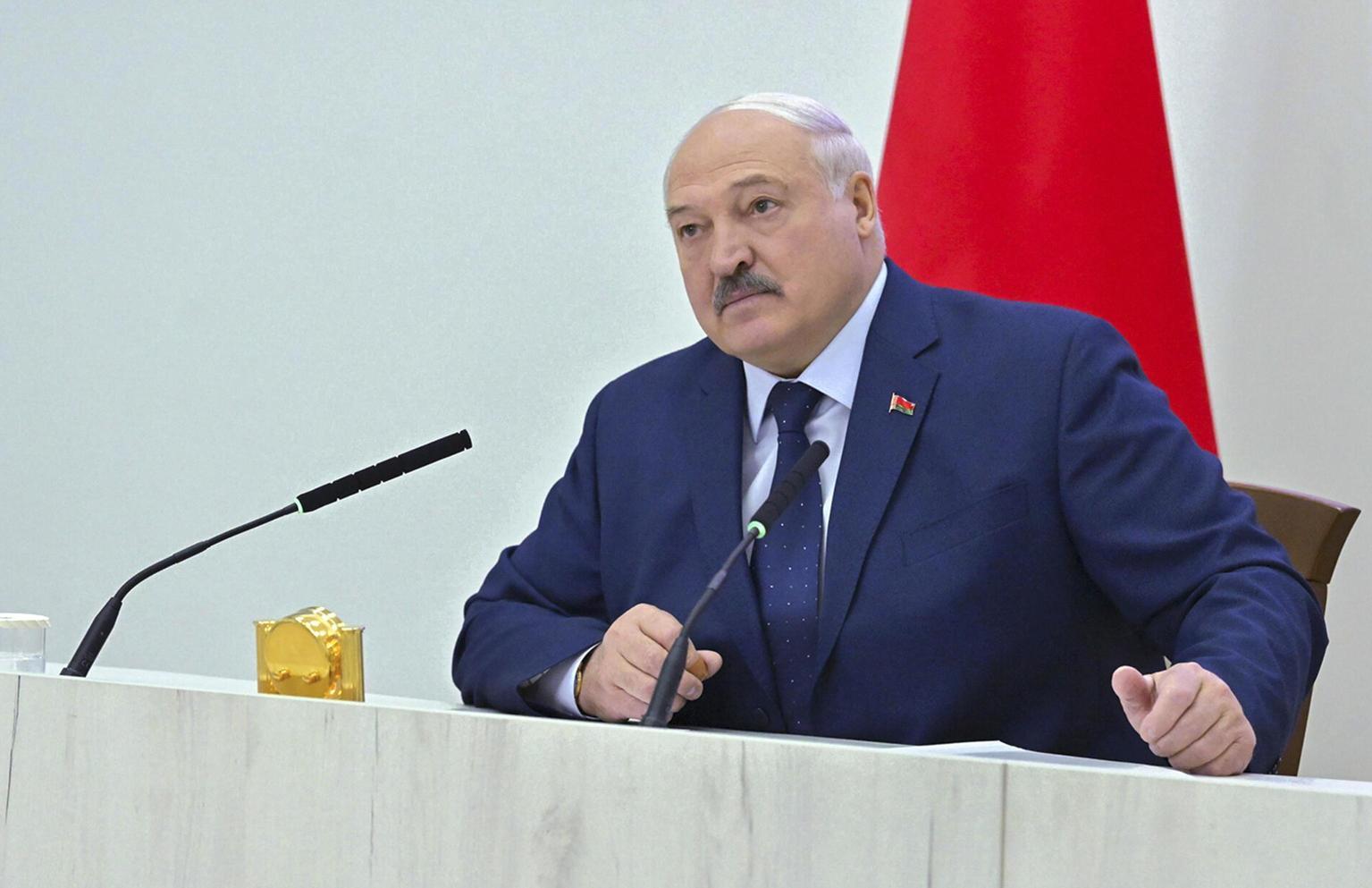 Lukashenko si offre di ospitare colloqui di pace a Minsk