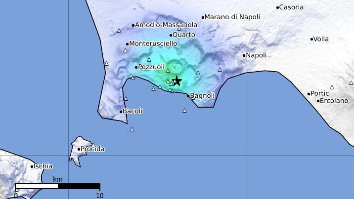 Terremoto ai Campi Flegrei: cosa è successo oggi. Scossa avvertita a Napoli. I dati Ingv