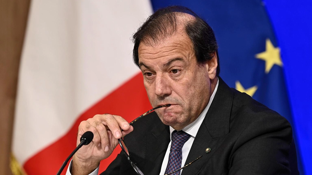 Il viceministro delle Finanze Maurizio Leo valuta la riapertura dei termini per la rottamazione nel decreto Milleproroghe.