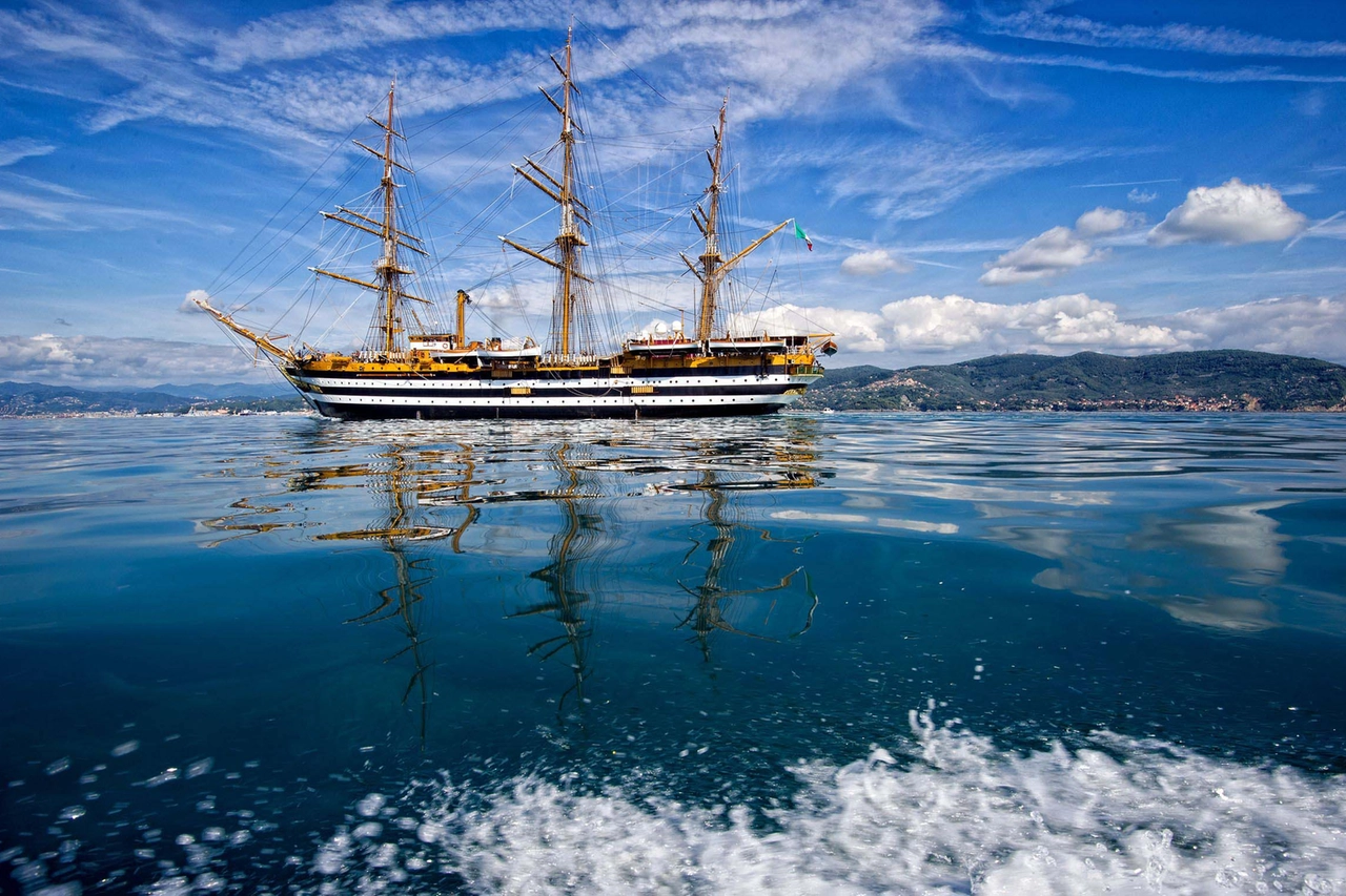 La nave scuola Amerigo Vespucci