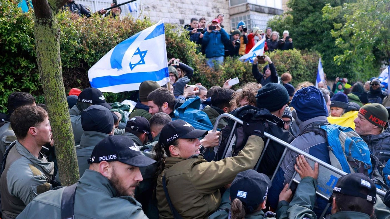 Tensioni a Gerusalemme per le manifestazione dell’opposizione a Netanyahu