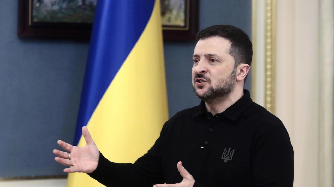 Zelensky propone a Trump un accordo sui giacimenti di terre rare in Ucraina per ottenere supporto militare contro la Russia.