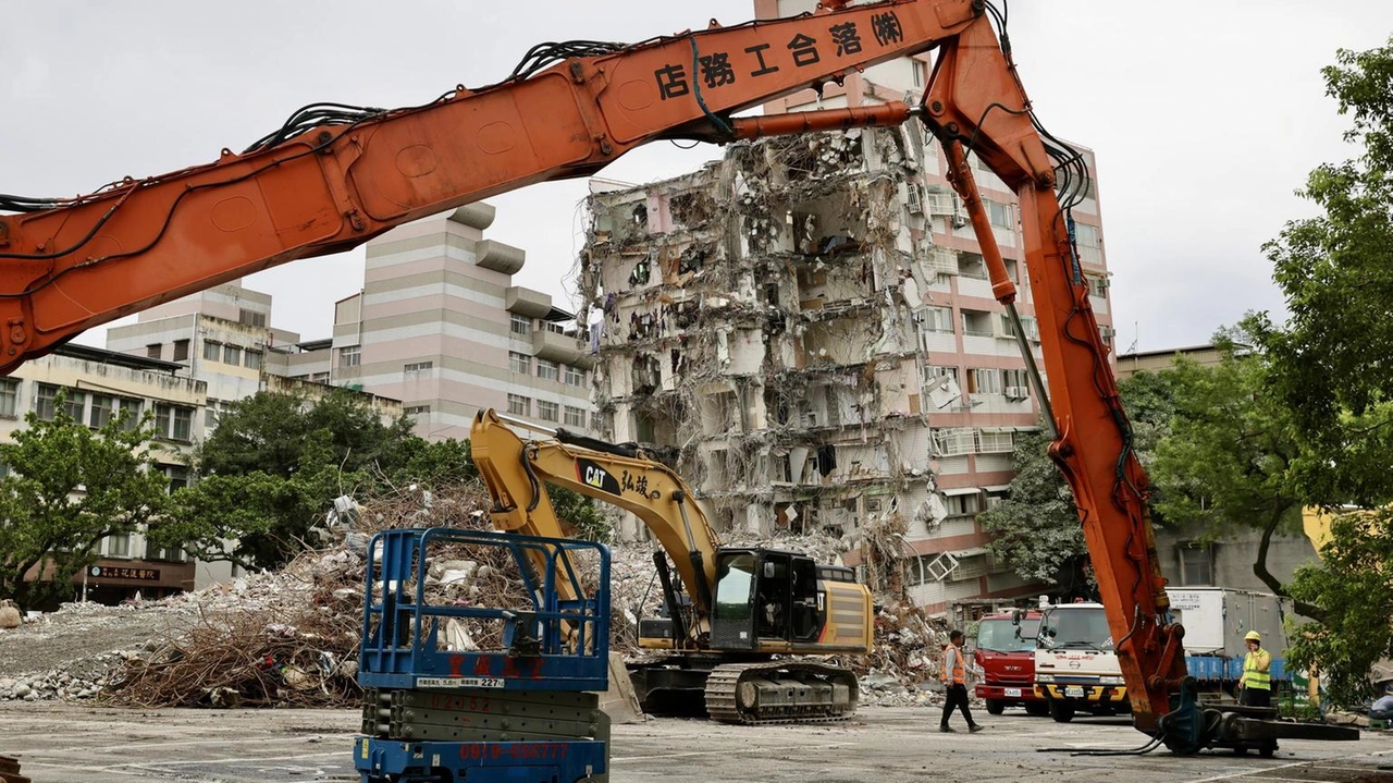 Un sisma ha colpito Taiwan causando frane e crolli. Feriti 27, scuole e uffici chiusi nei distretti colpiti.