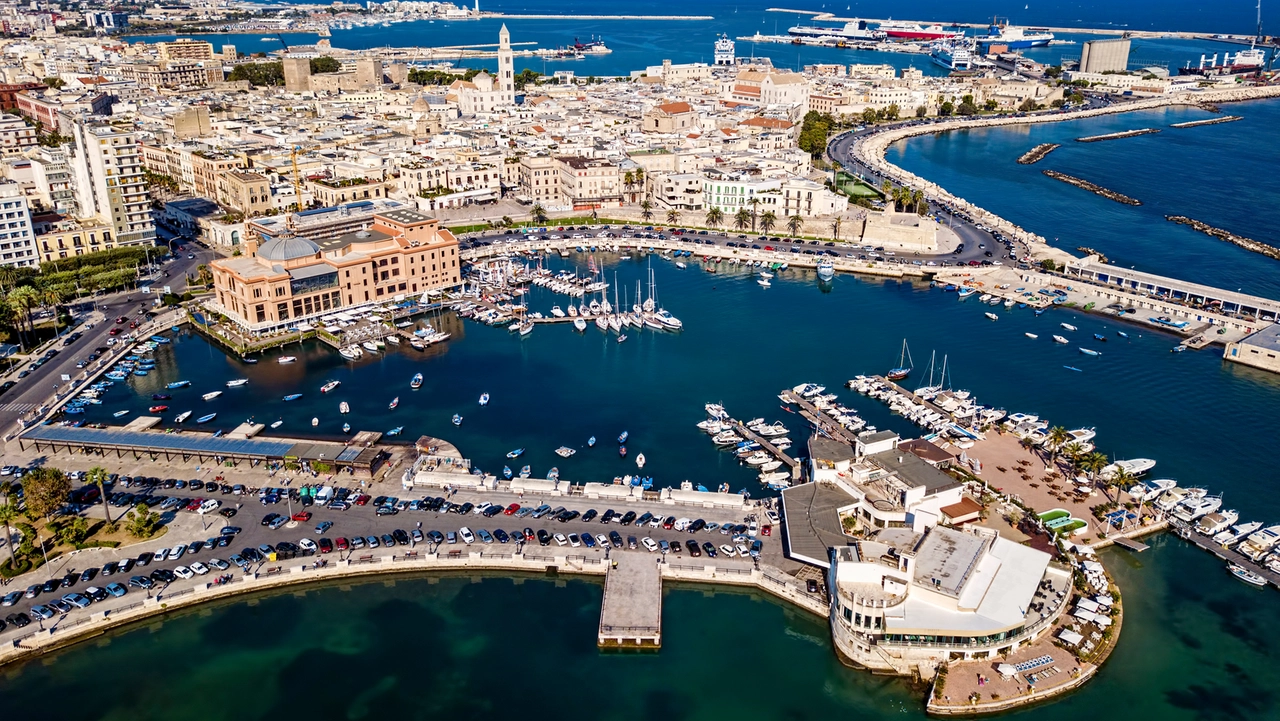 Una veduta della città di Bari (Foto iStock)