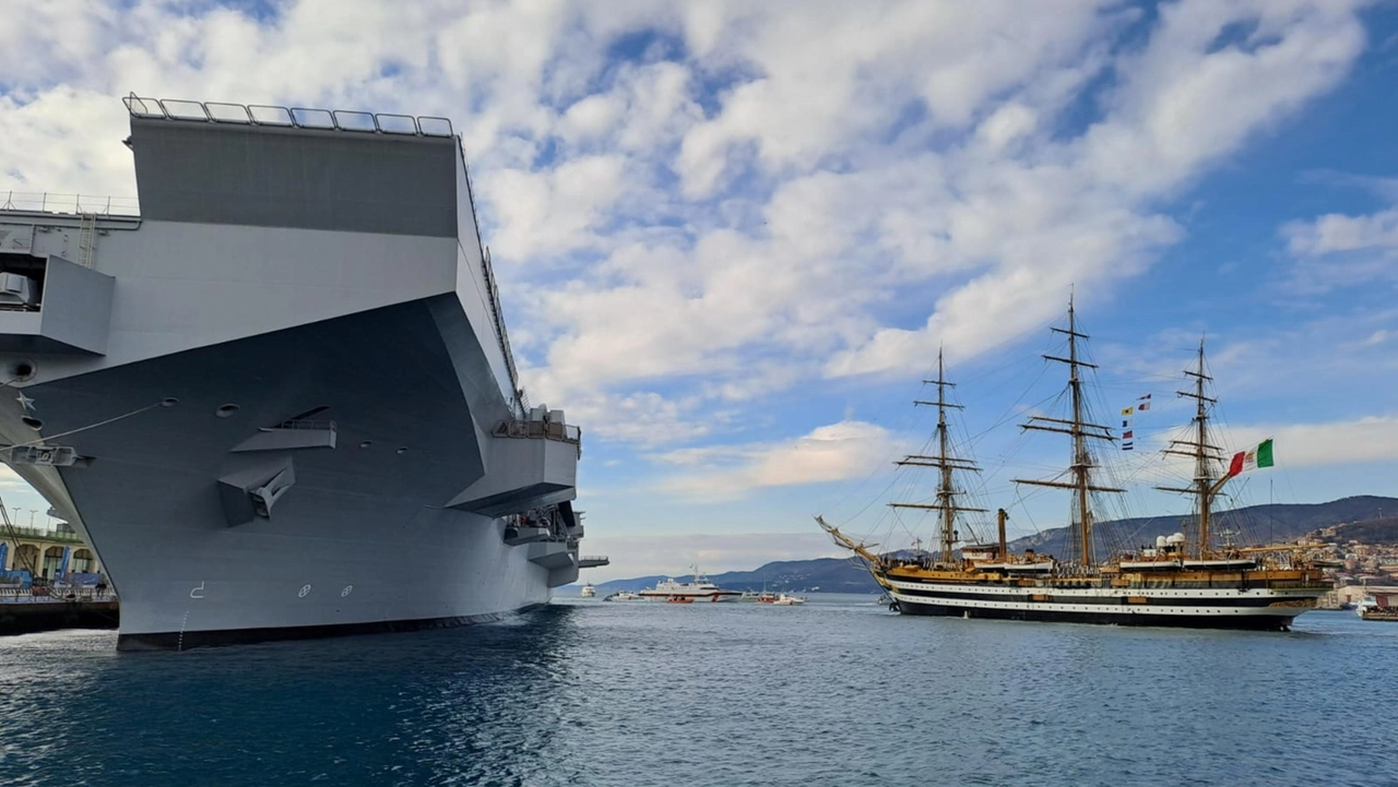 Nave Trieste e Nave Vespucci lungo le Rive, a Trieste