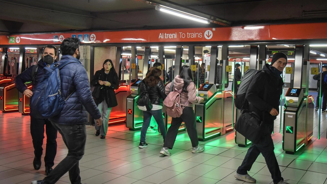 Sciopero del trasporto pubblico Usb causa disagi in città come Milano, Torino, Bologna e Roma. Servizi ridotti e traffico congestionato.