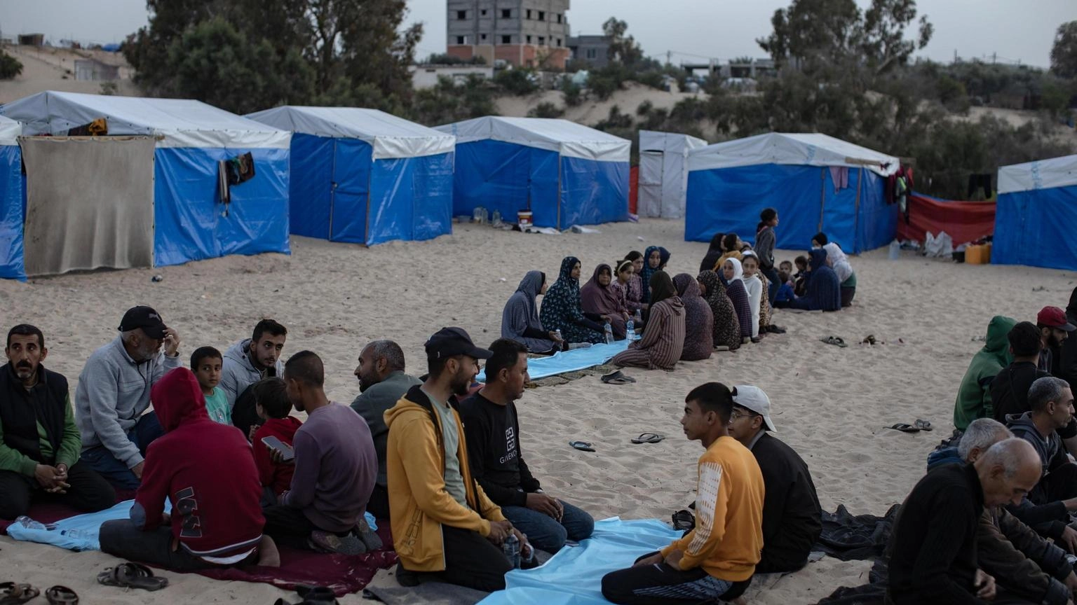 'Israele sta comprando 40mila tende per evacuare Rafah'