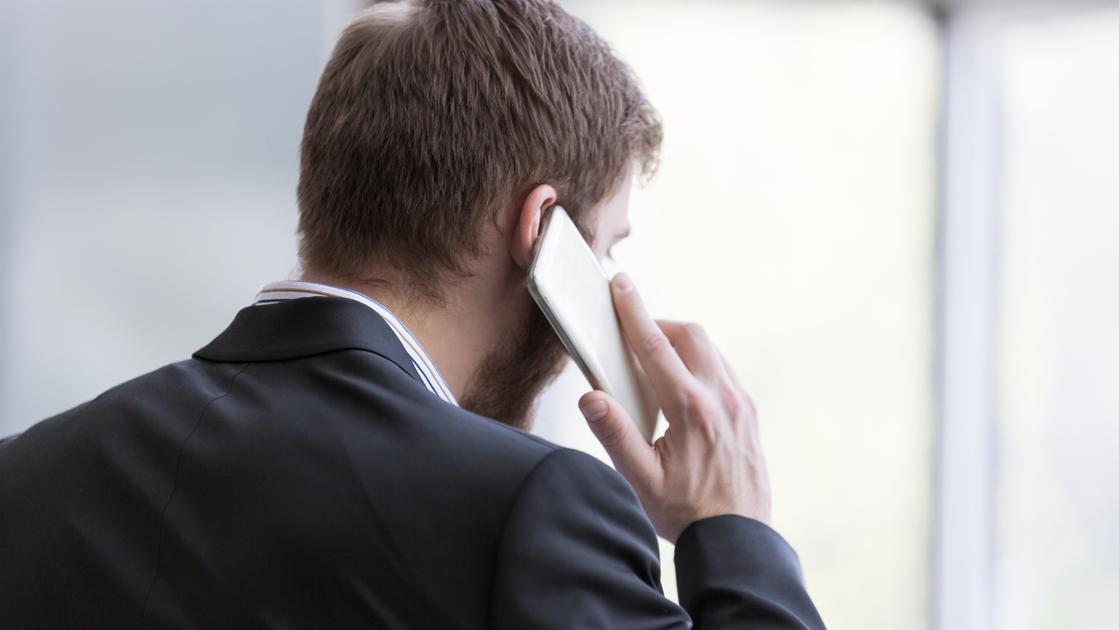 Cellulari, le schede in Italia sono il doppio dei residenti: oltre 100 milioni