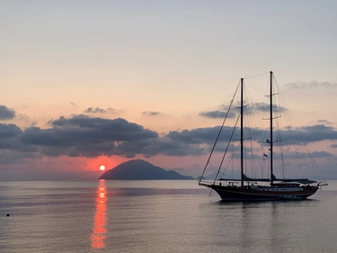 La Sicilia in barca: 3 proposte per vivere l’isola direttamente dal mare