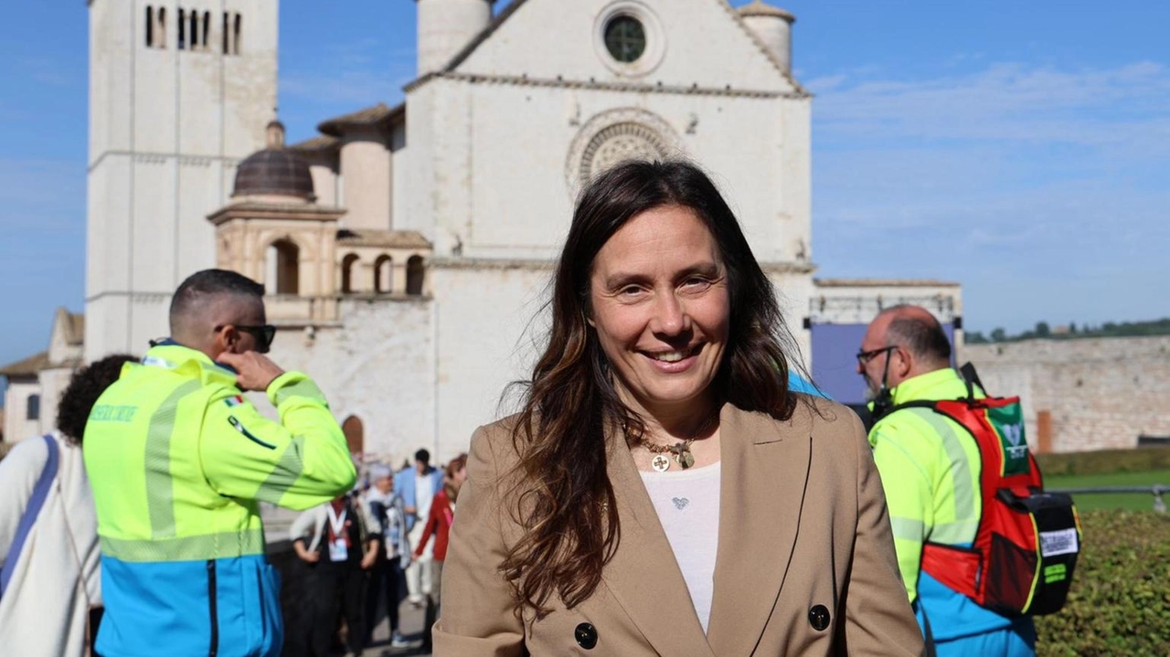 Ministra visita stand, poi annullo filatelico