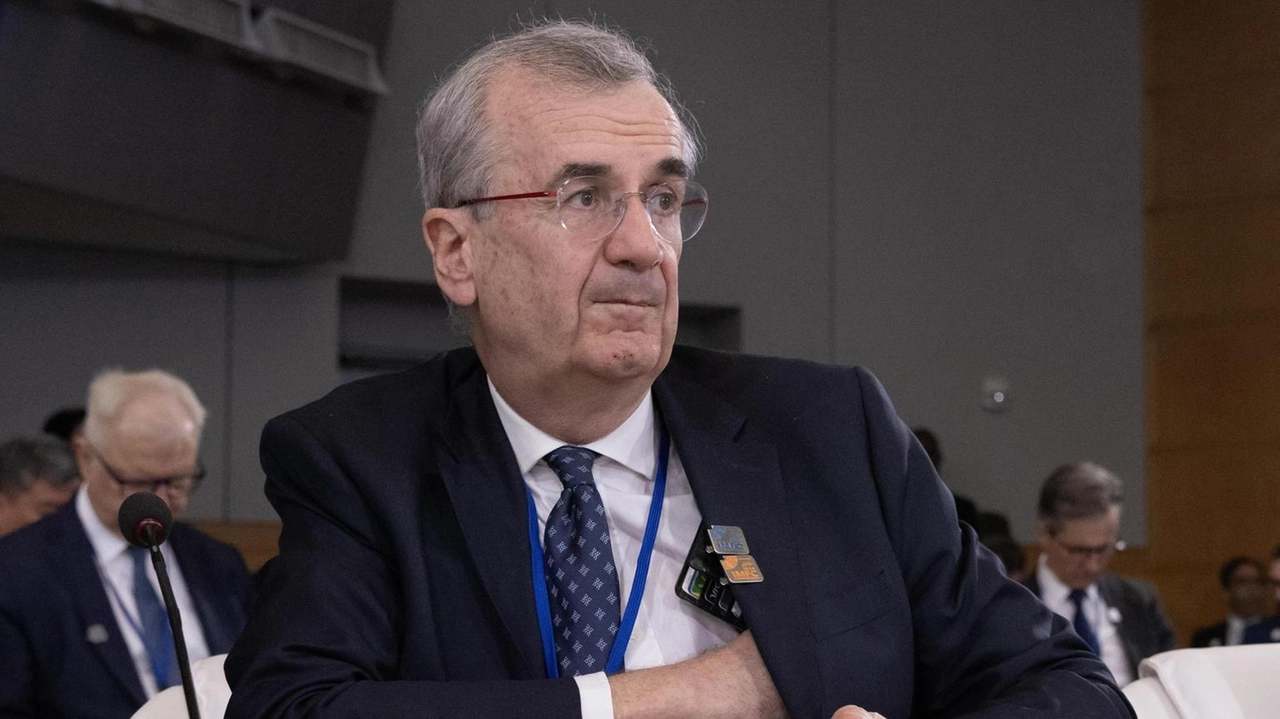 Il governatore Villeroy de Galhau si aspetta un calo del tasso Bce al 2% entro l'estate se l'inflazione continua a diminuire.