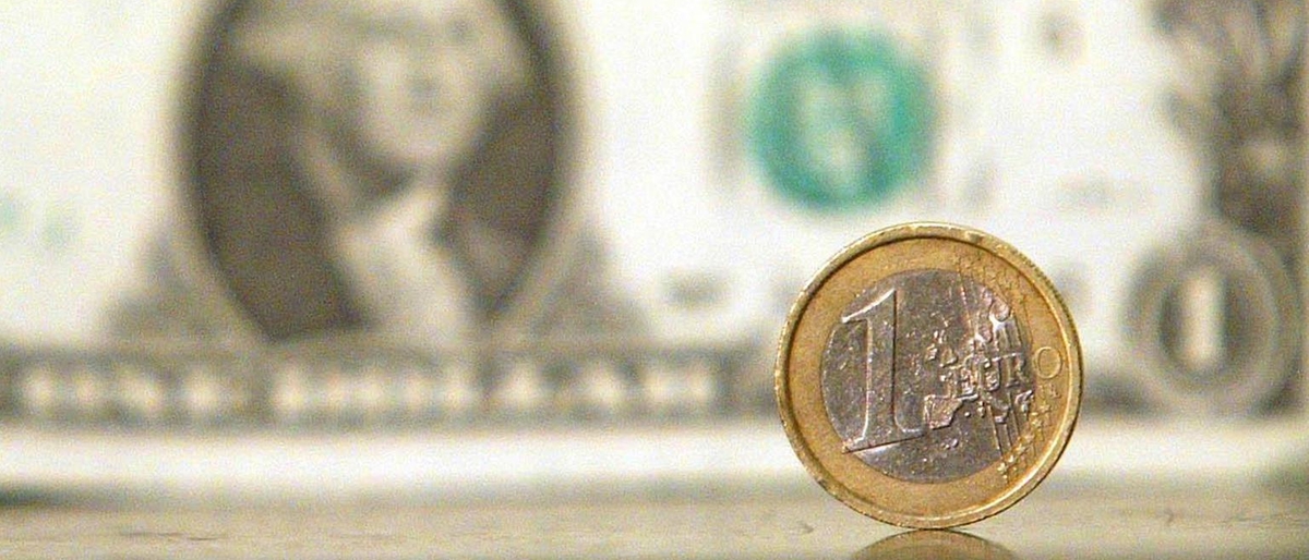 Euro in calo dopo Trump, scambiato a 1,0371 dollari