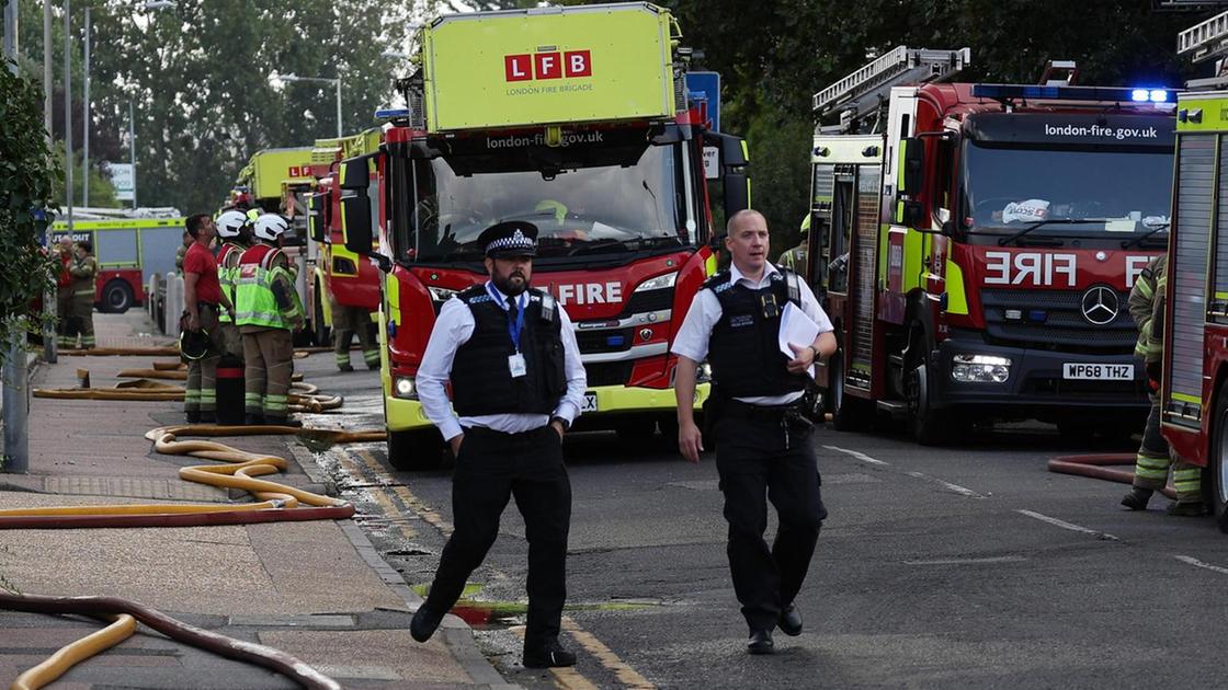 Incendio al Chiltern Firehouse Hotel di Londra: evacuate oltre 100 persone