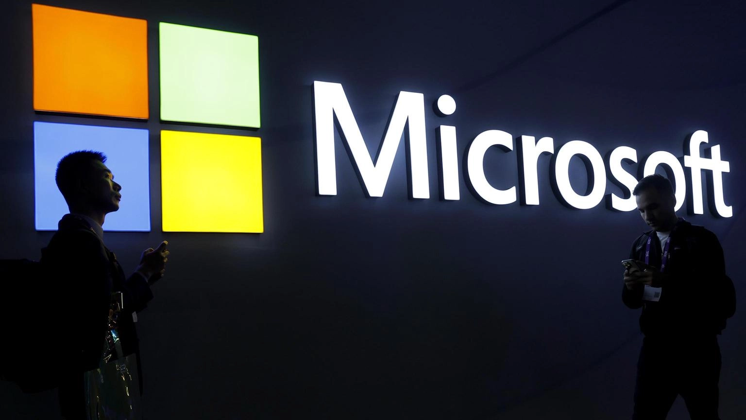 Microsoft, 'hacker sostenuti da Mosca nei nostri sistemi'