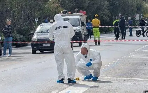 Scontro tra gang rivali. Rissa a colpi di machete . Ucciso ragazzo di 24 anni