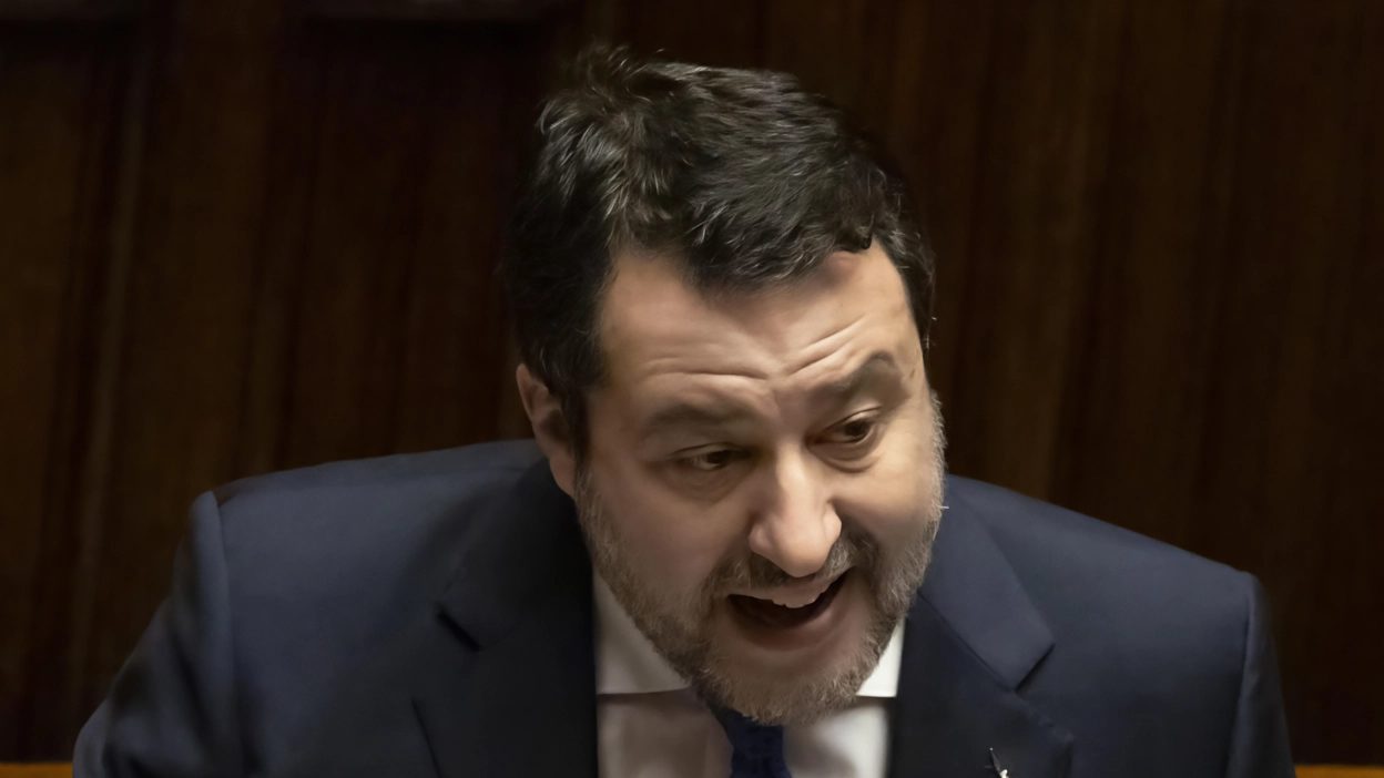 Sul caos treni il ministro delle Infrastrutture e dei trasporti, Matteo Salvini (foto), vuole "far parlare la realtà". Ovvero: "dopo...