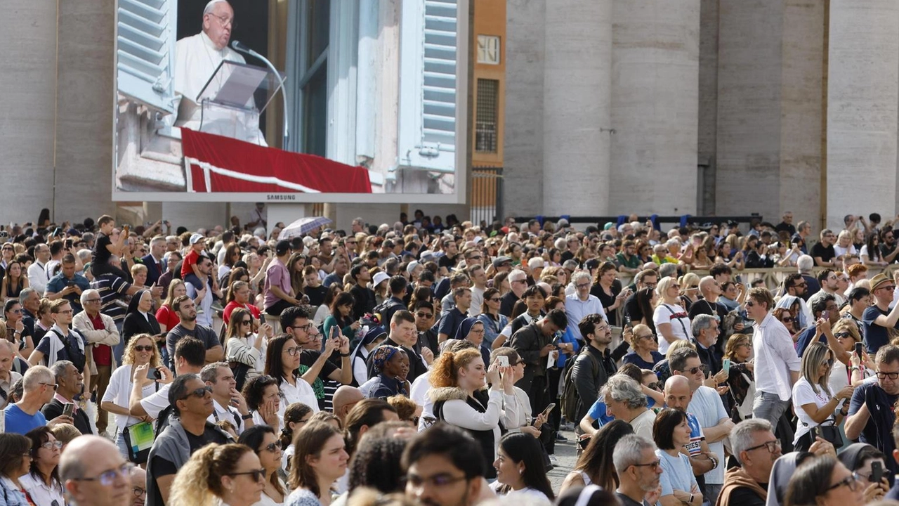 Nuovo appello per la pace all'Angelus