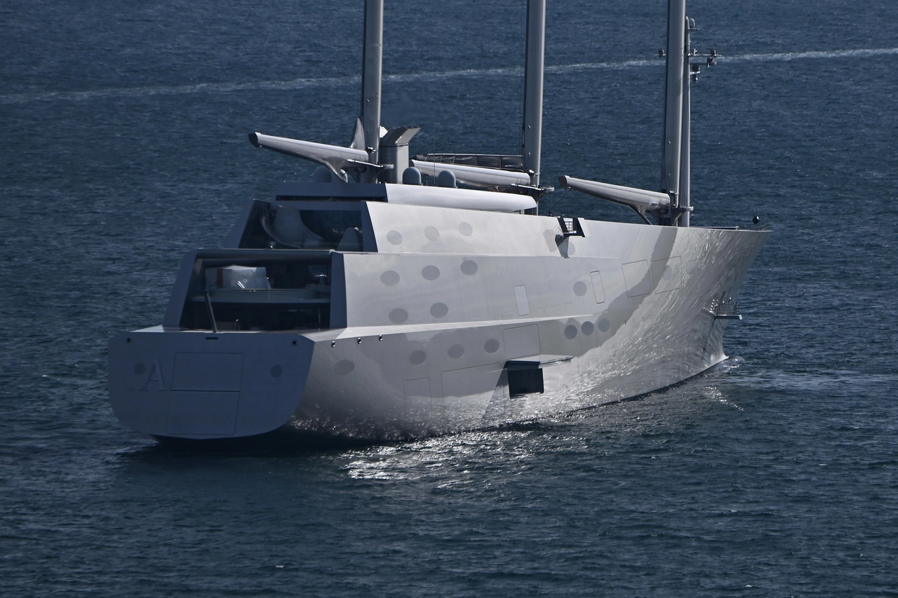 Lo yacht bloccato a Trieste da due anni