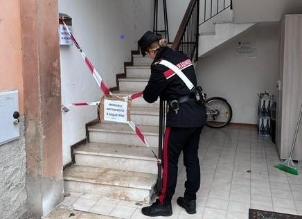 Massacrata a martellate. Aggredita dall’ex. Salvata da un corriere