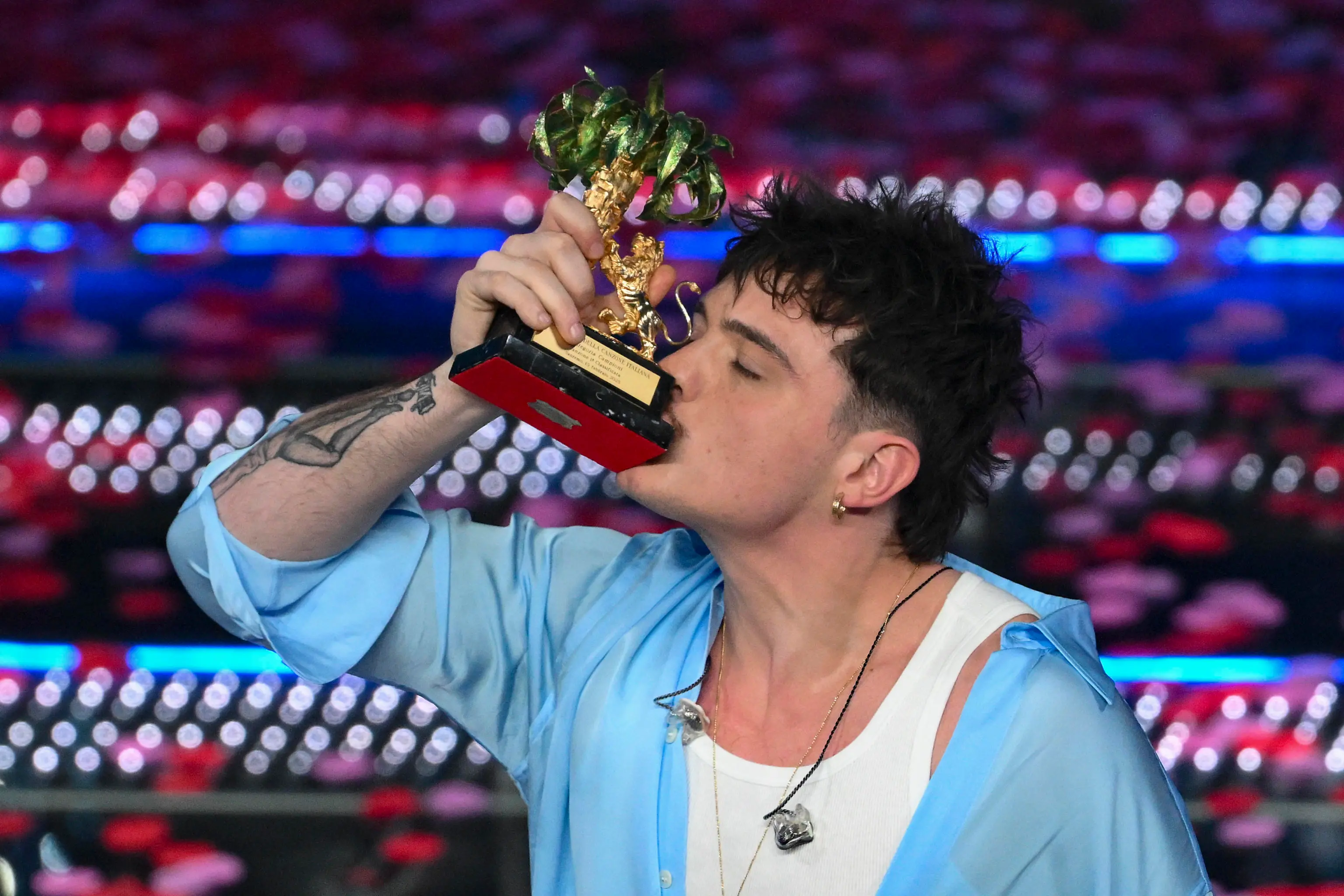 Olly è il vincitore di Sanremo 2025. La classifica (fischiata) e cosa è successo nella finale del festival