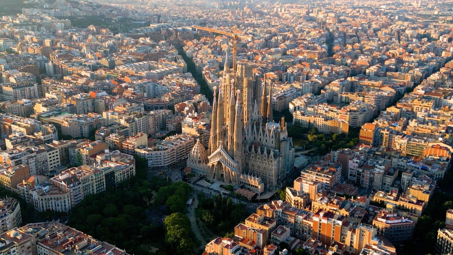 A Barcellona il proliferare di appartamenti riservati agli affitti di brevi e agli Airbnb sta procurando una grave crisi abitativa