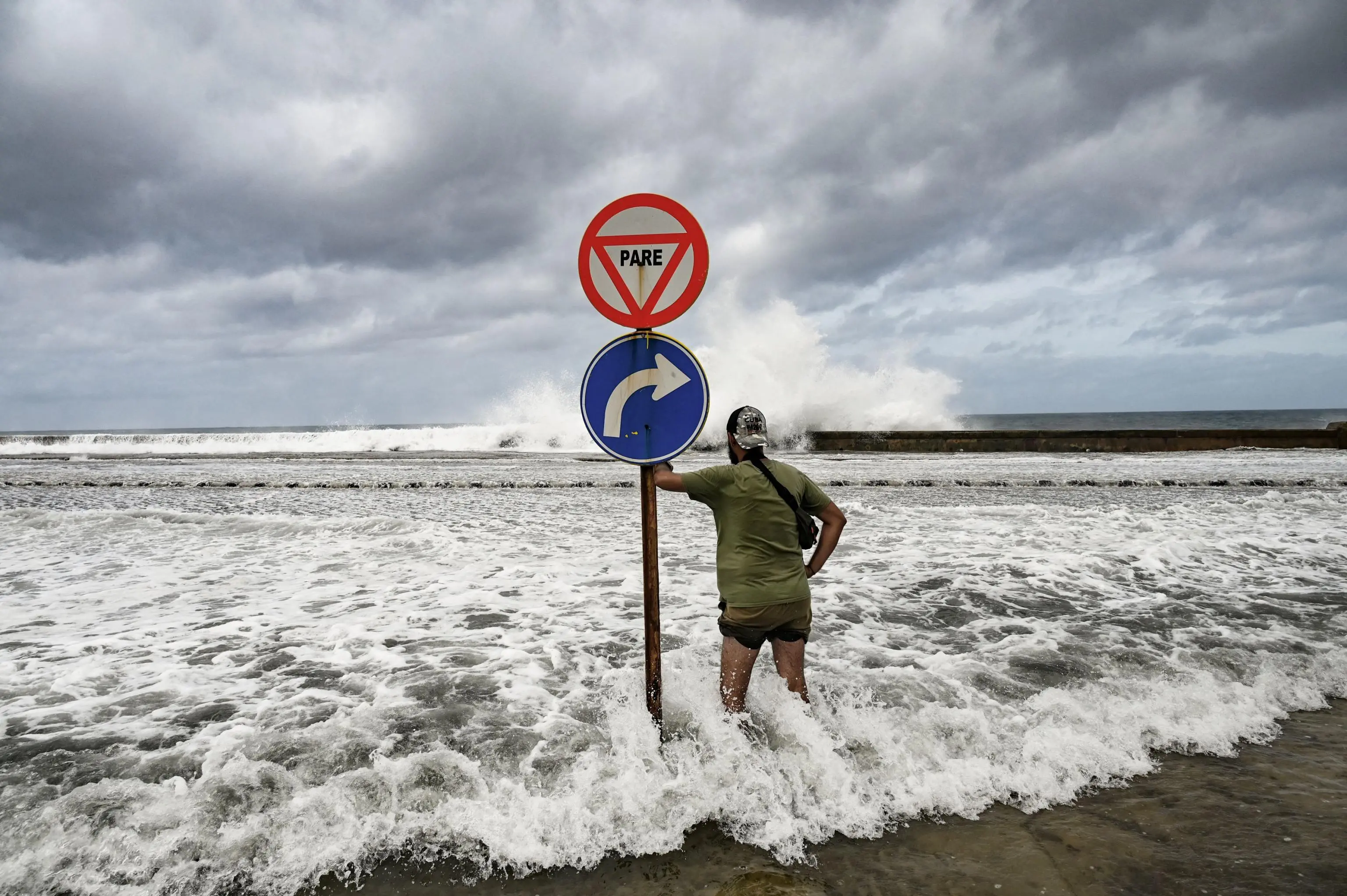 Uragano Milton si abbatte sulla Florida: la mappa in tempo reale. Le autorità: “Non c’è più tempo per fuggire, mettetevi al riparo”