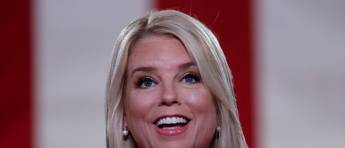 Pam Bondi, fedelissima di Trump al ministero della Giustizia