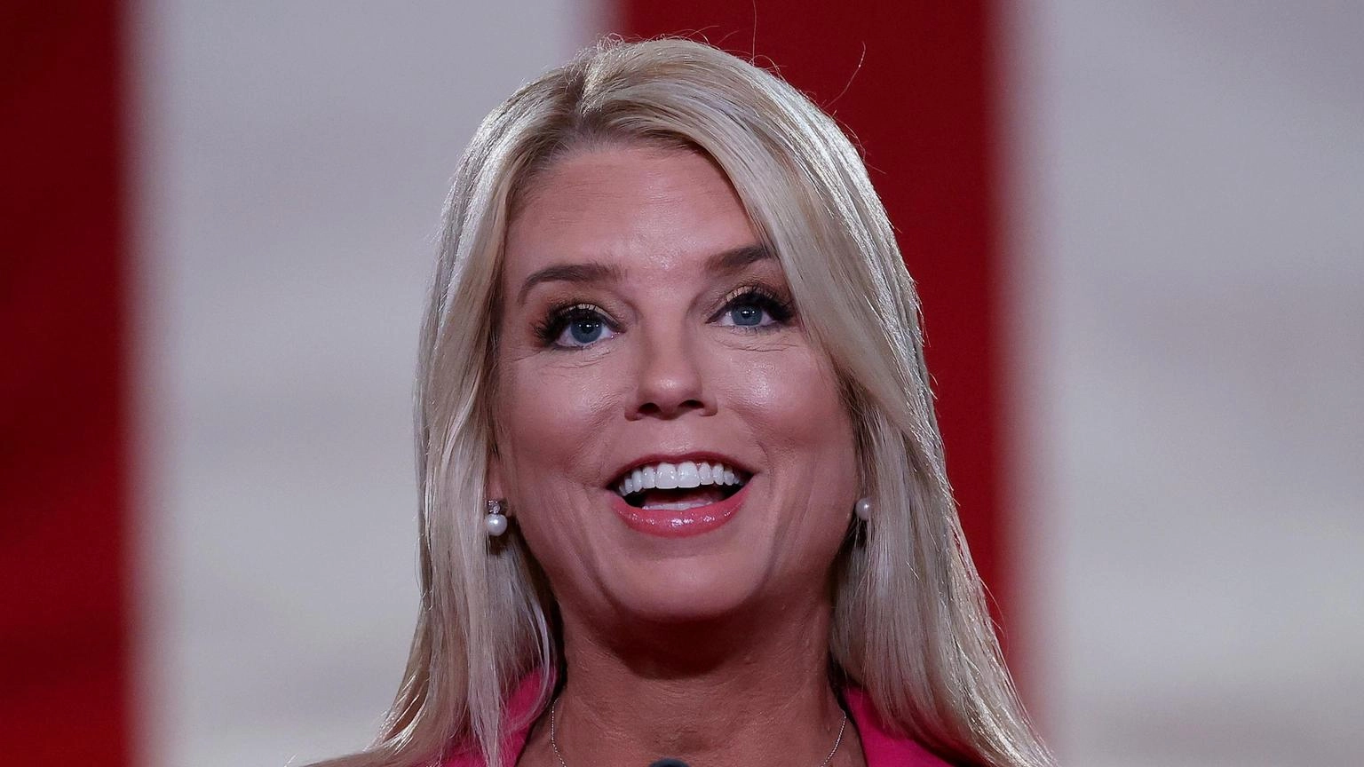 Pam Bondi, fedelissima di Trump al ministero della Giustizia