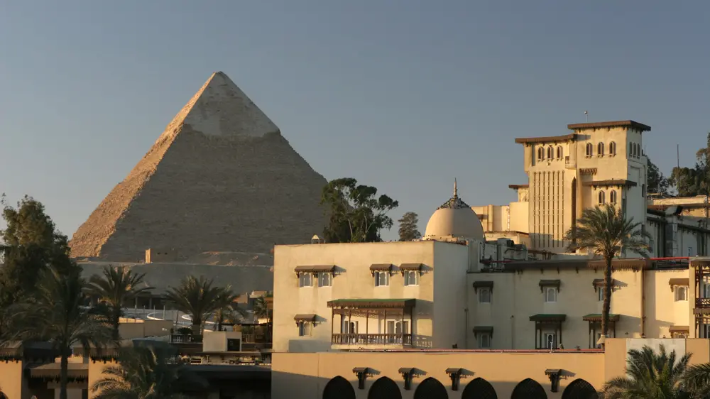 C’è Un Cane In Cima Alla Piramide Di Giza: Come Ci è Arrivato?