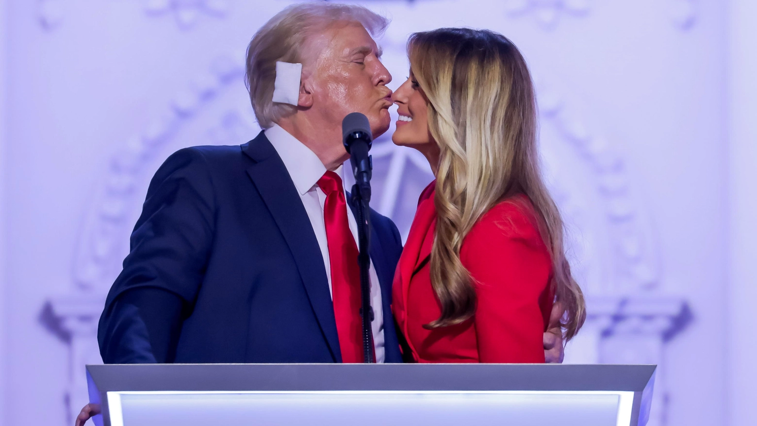 Trump con la moglie Melania (Ansa)