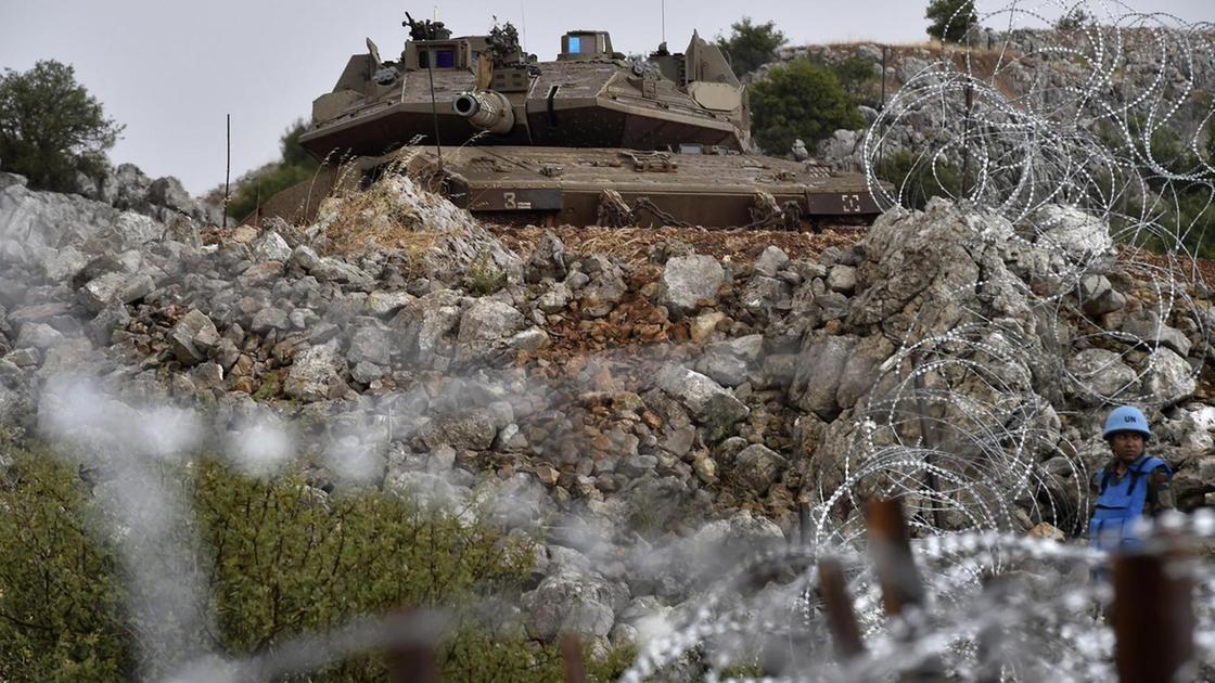 Idf, un tank sotto tiro è finito contro postazione Unifil