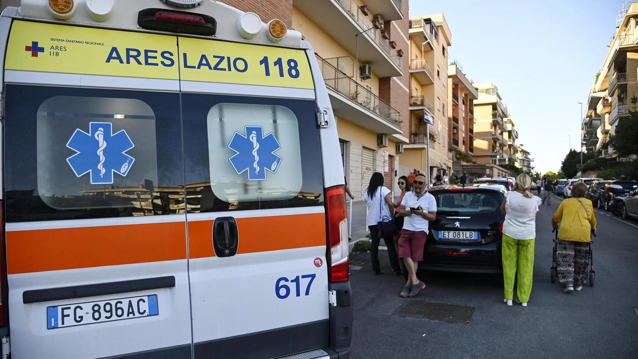 Un 39enne italiano denunciato per omicidio stradale aggravato a Roma dopo aver travolto e ucciso un pedone.