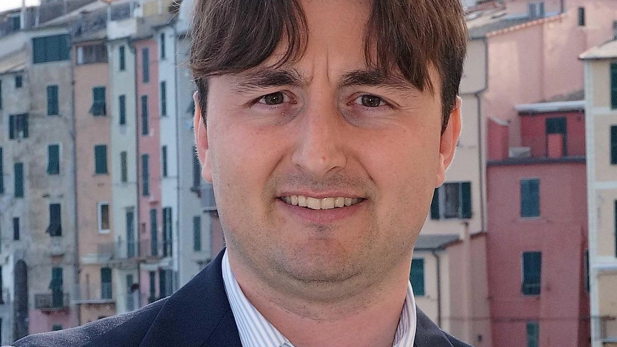 Giovanni Toti si dimette da presidente della Regione Liguria dopo essere coinvolto in un'inchiesta per corruzione. Dopo 86 giorni agli arresti domiciliari, patteggia il processo.