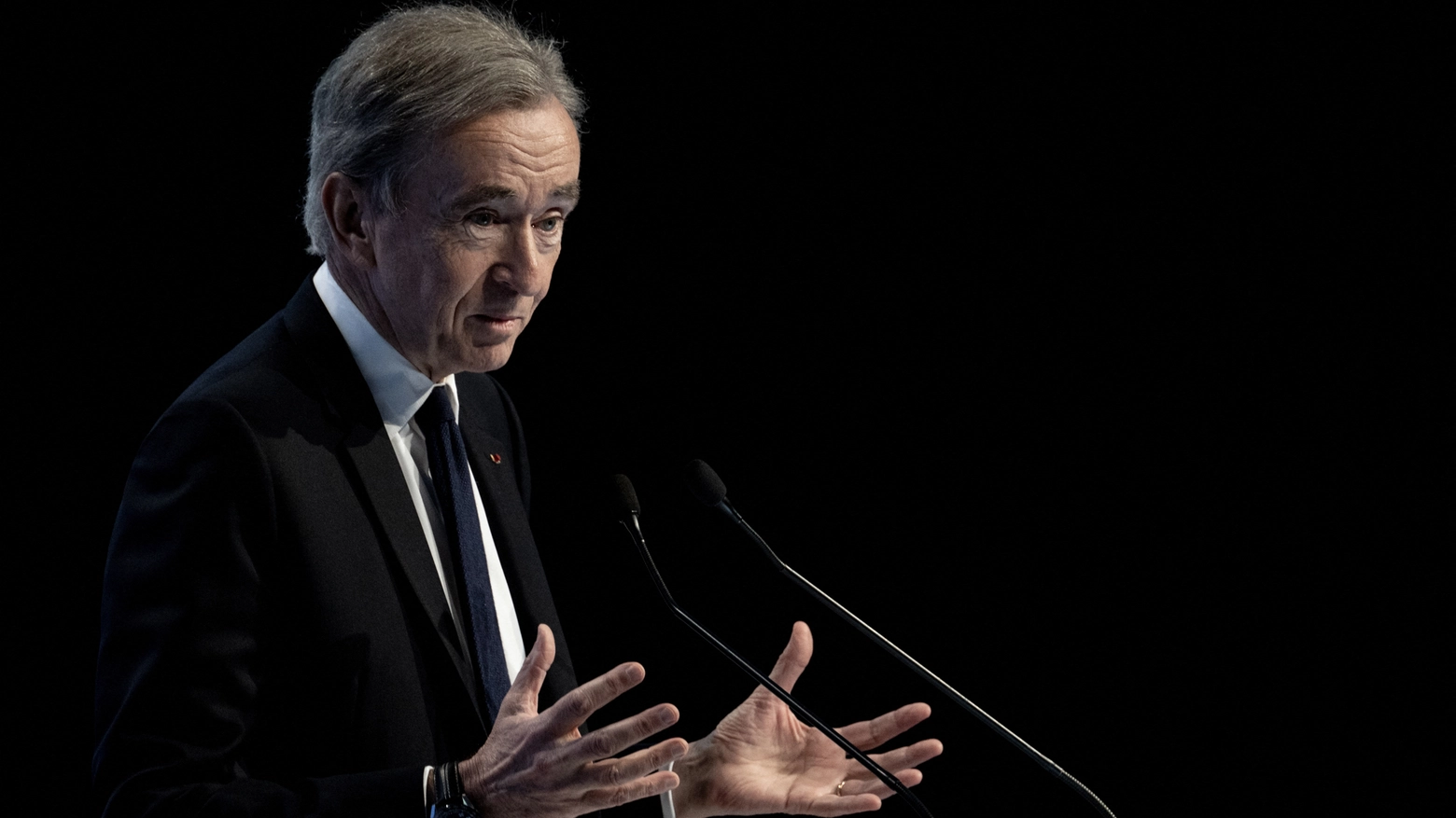 La holding della famiglia Arnault, già proprietaria di LVMH, è pronta all’acquisto del club francese insieme a Red Bull con l’obiettivo di scansare il Paris Saint-Germain