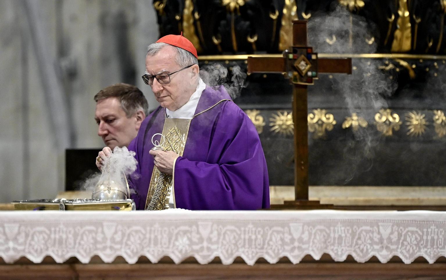 Parolin, 'il Papa si dimette? Assolutamente no'