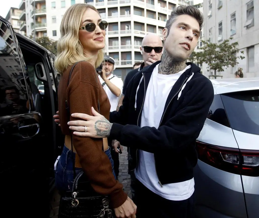 Fedez perde migliaia di follower dopo le rivelazioni di Chiara Ferragni: il pubblico lo abbandona sui social