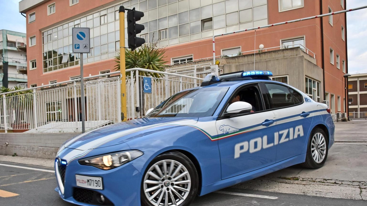 La Polizia di Stato arresta 22 persone a Catania per associazione mafiosa e traffico di droga. Conferenza stampa alle 11:30.