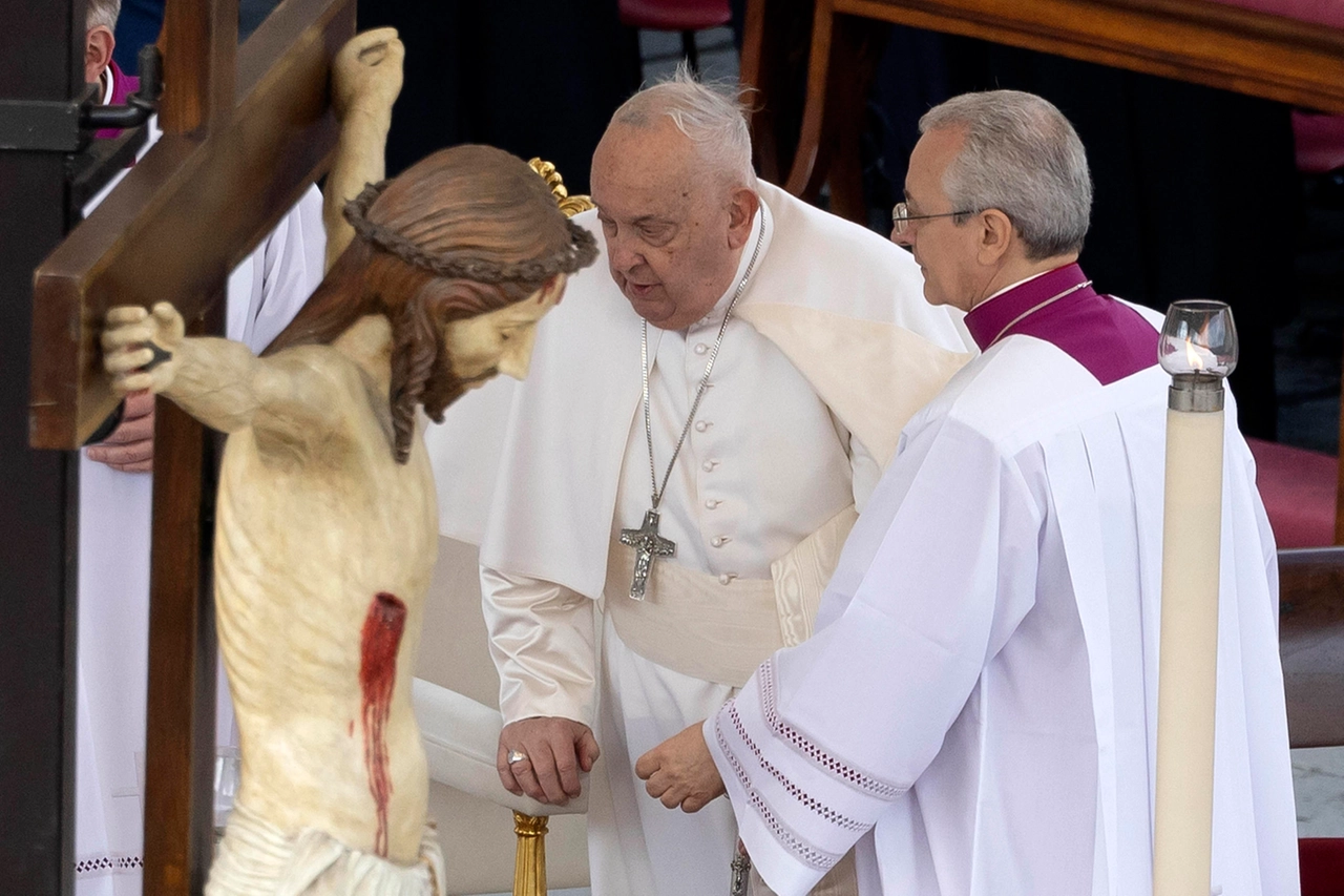 ++ Il Papa, 'ho difficoltà nel respiro',e interrompe l'omelia ++