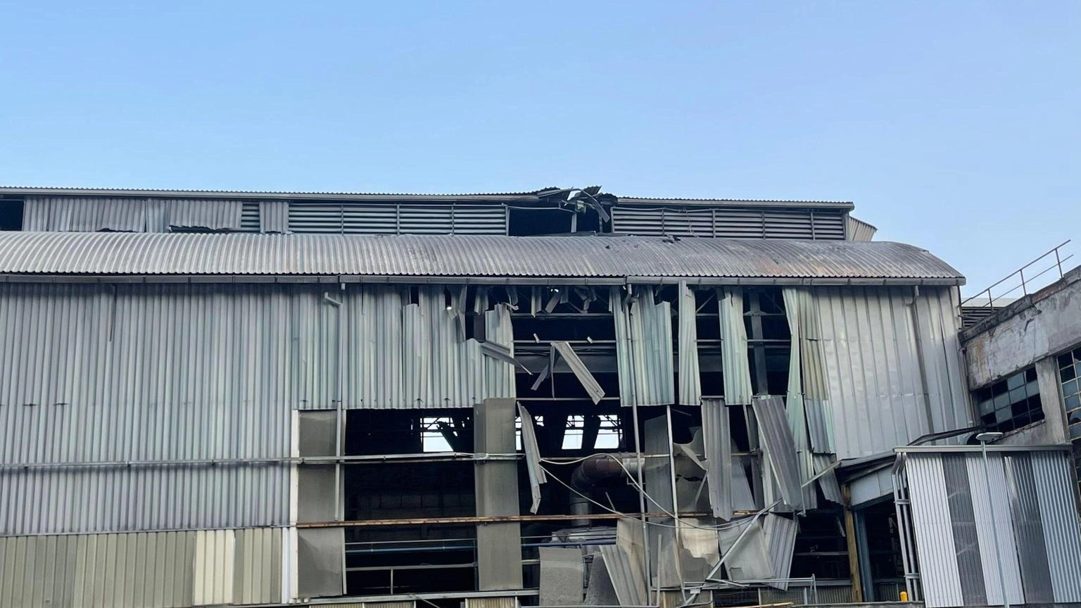 Esplosione in una fabbrica a Bolzano, 6 feriti