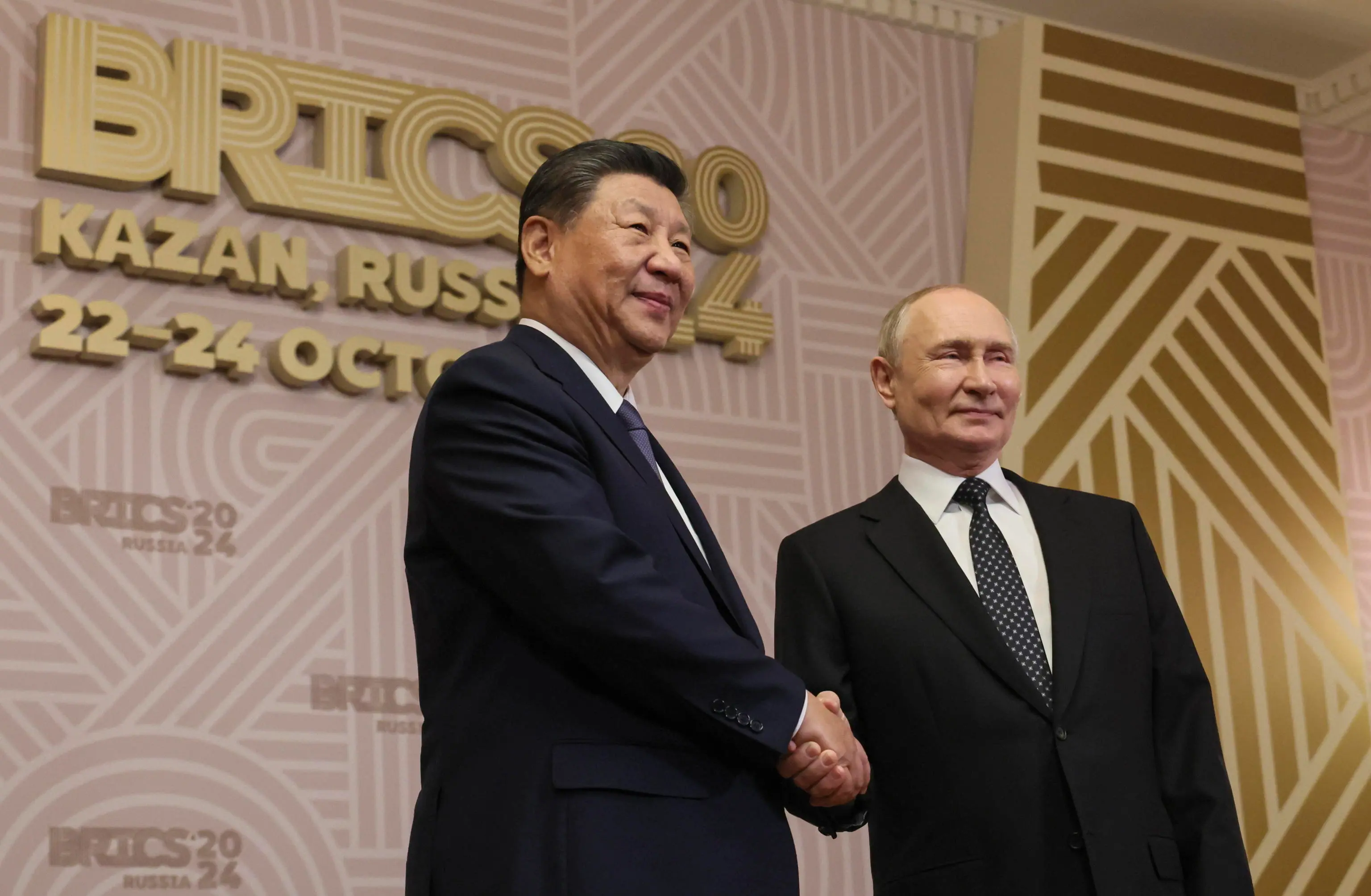 Summit Brics in Kazan, Putin incontra Xi Jinping. La Polonia chiude il consolato russo a Poznan