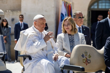 Gli sforzi per la pace. Il primo Papa al summit dei grandi: "La macchina non uccida l’uomo"