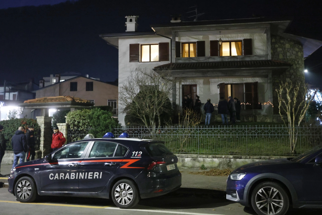 Gli accertamenti dei carabinieri a Gardone Valtrompia (Venezia)