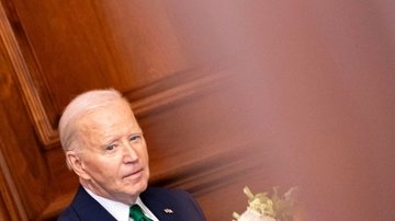 Biden: “Putin è in marcia sull’Europa e Trump si inchina. Io no”