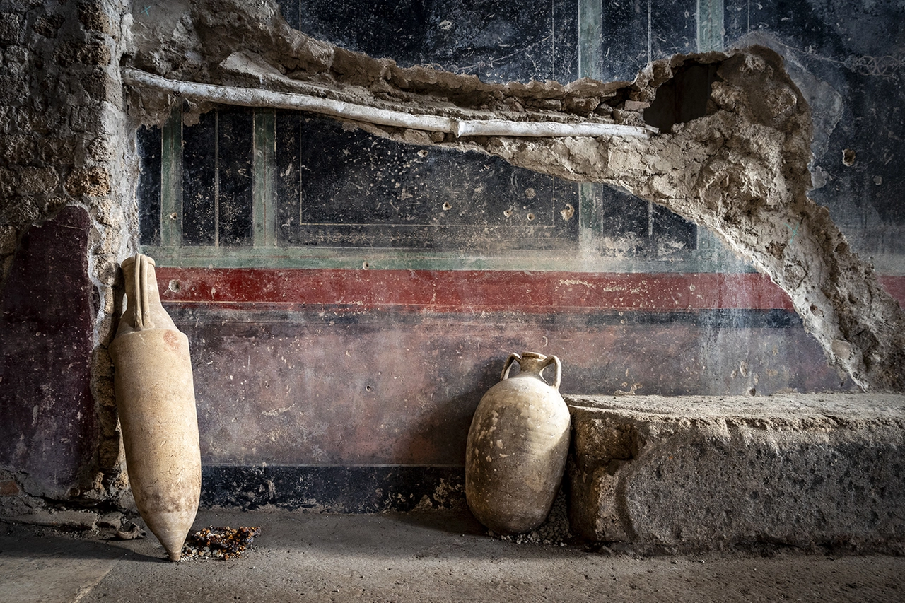 Pompei, scoperto grande complesso termale all'interno di una domus privata, annesso ad un salone per banchetti